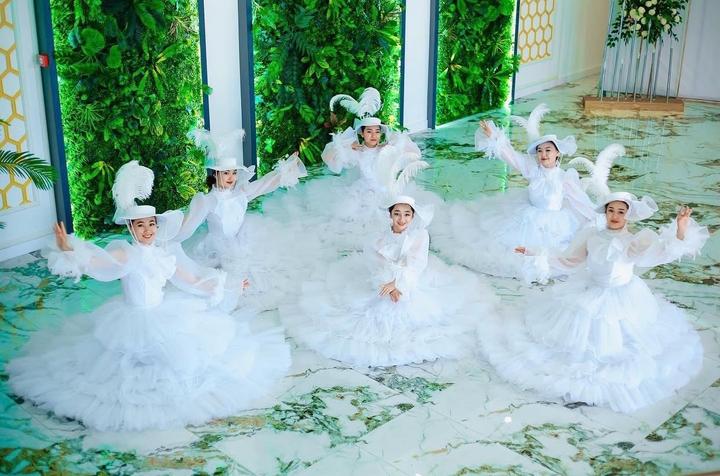 Танцевальные костюмы "Аққу"