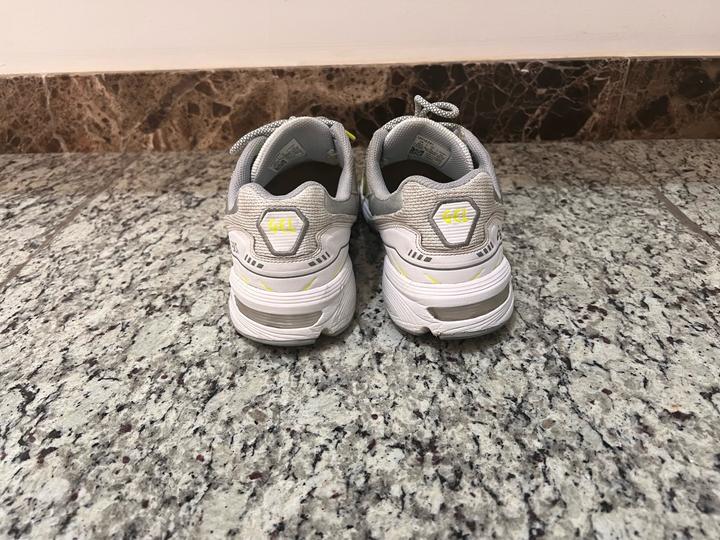 Кроссовки Asics