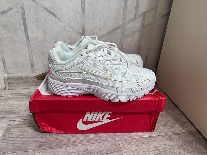 кроссовки Nike