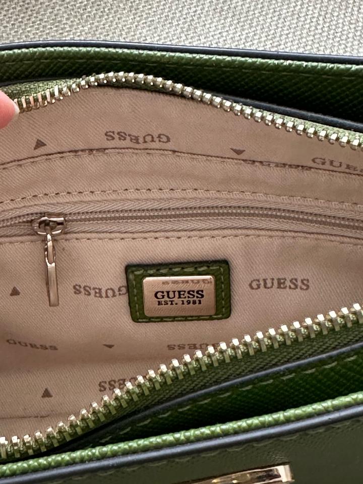 Сумка Guess