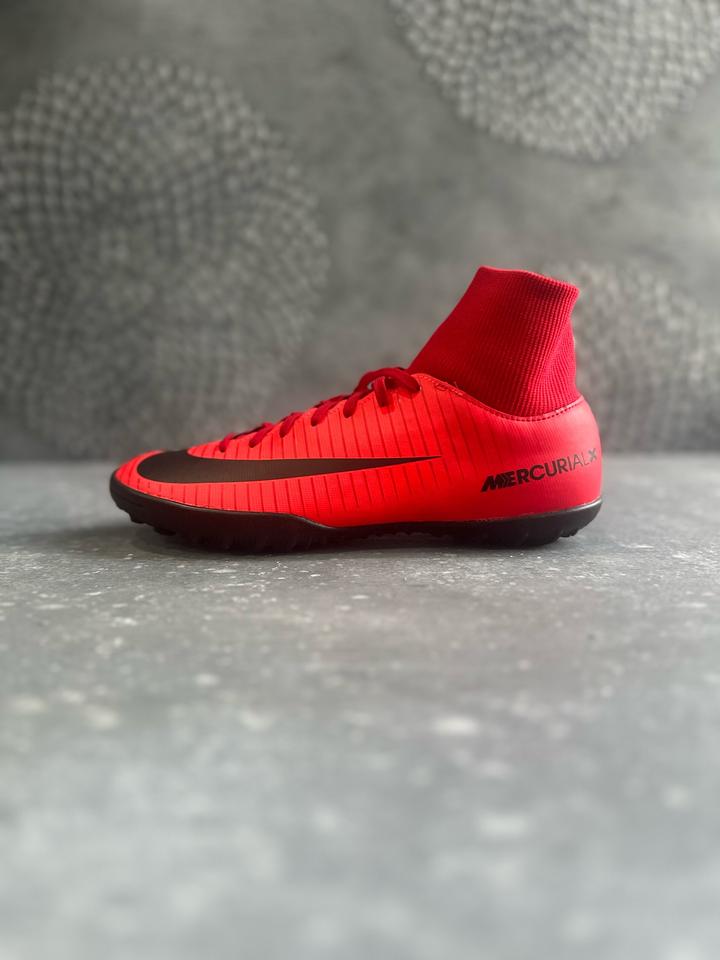 Сороконожки Nike Mercurial