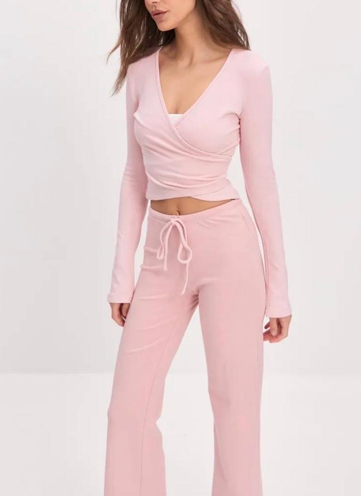 Нежно-розовая двойка