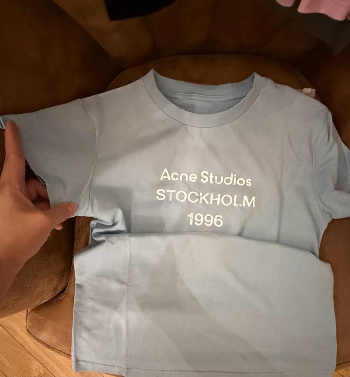 Футболочка Бренда Acne Studio