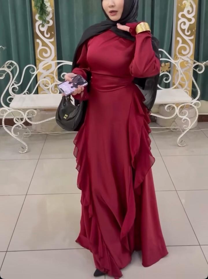 Красное платье Omir collection