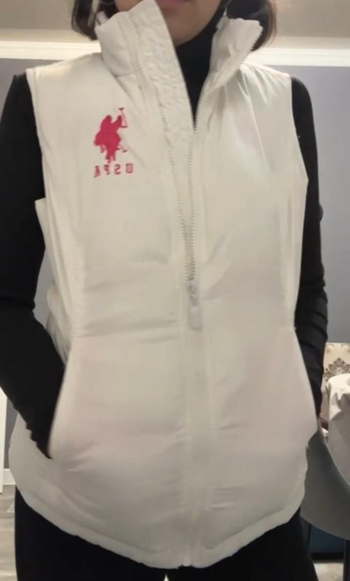 белая безрукавка U.S POLO ASSN