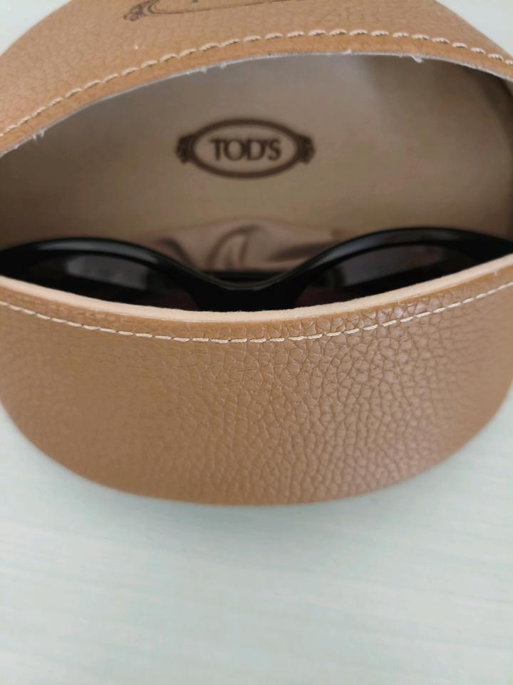 Очки солнцезащитные итальянского бренда Tod's