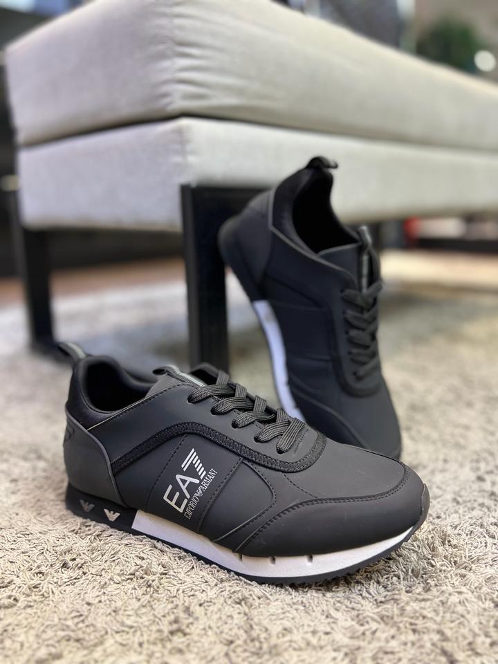 Кроссовки Armani Exchange 39,40,42,43