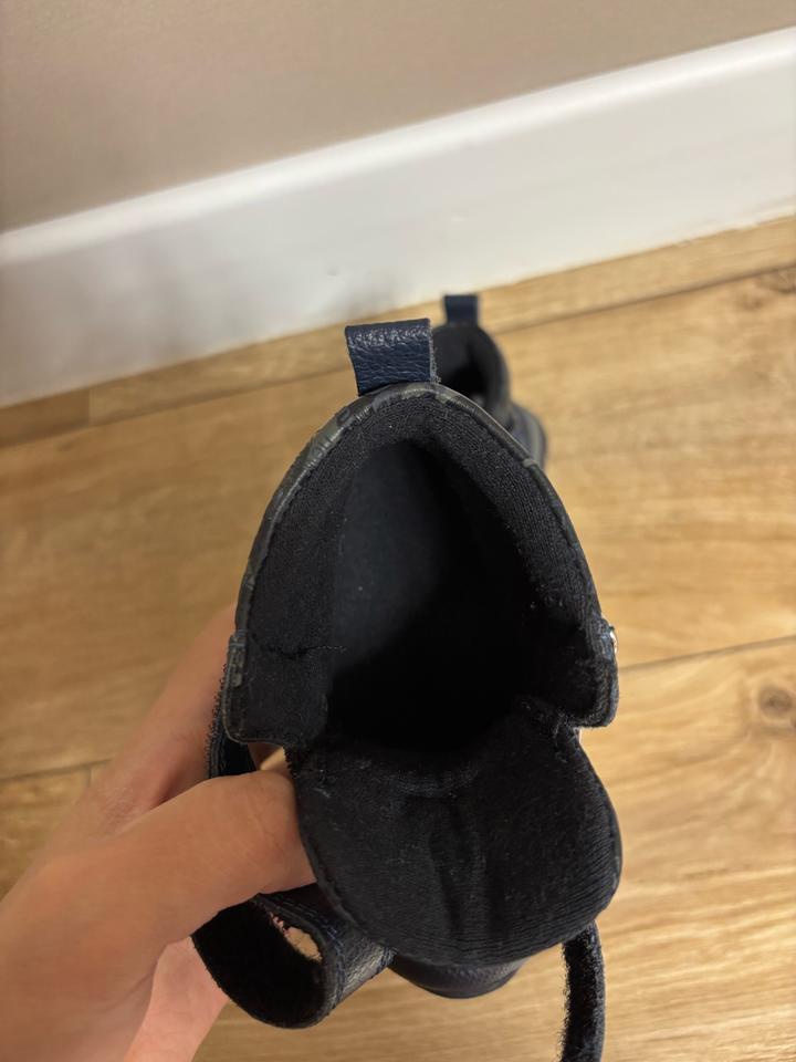 Продам детский обувь