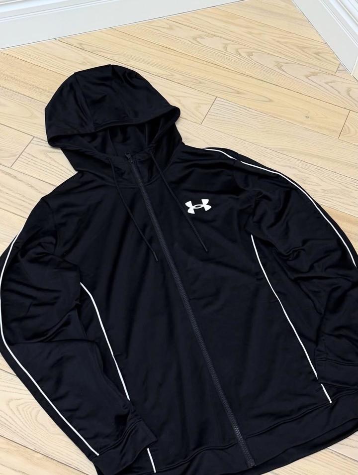 Черная оригинальная спортивка Under Armour