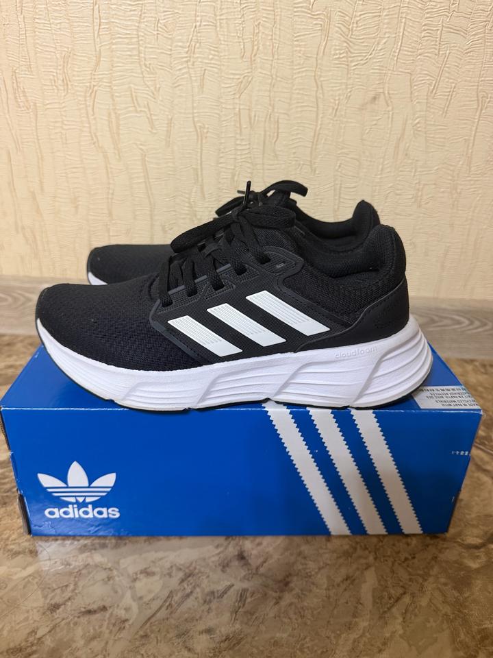 кроссовки Adidas, 38 размер
