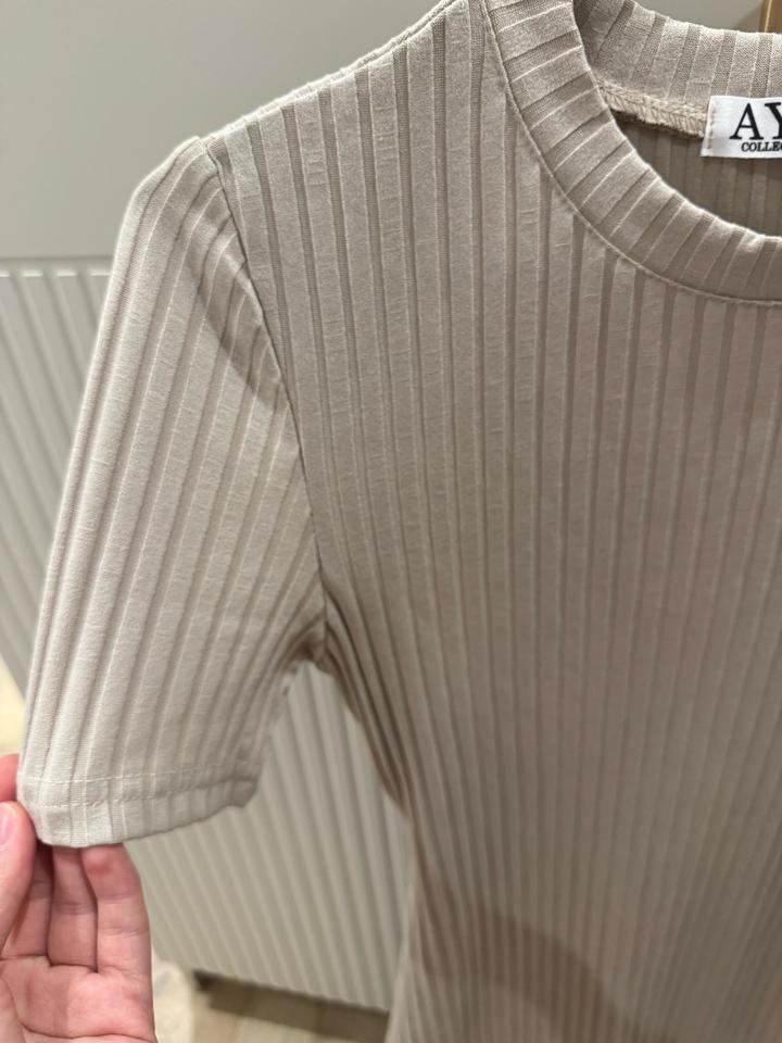 Бежевое платье лапша