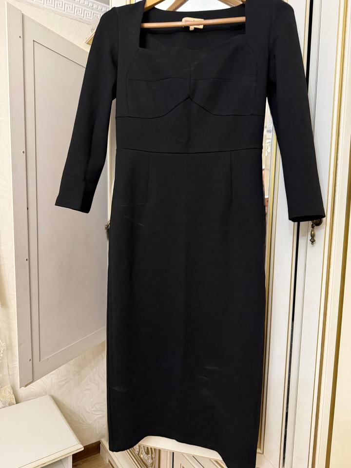 Бандажное черное платье