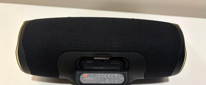Портативная колонка JBL Charge 4