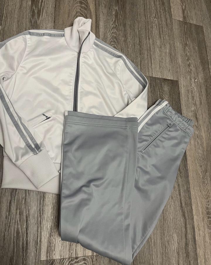 Продам спортивный костюм addic оригинал