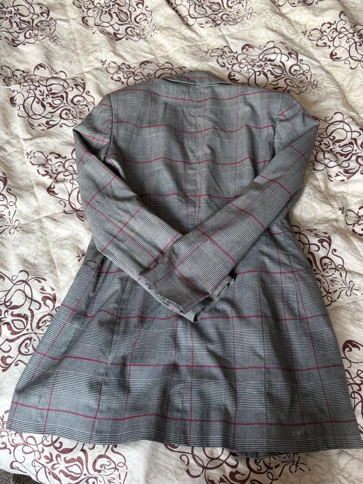 Серый костюм Zara