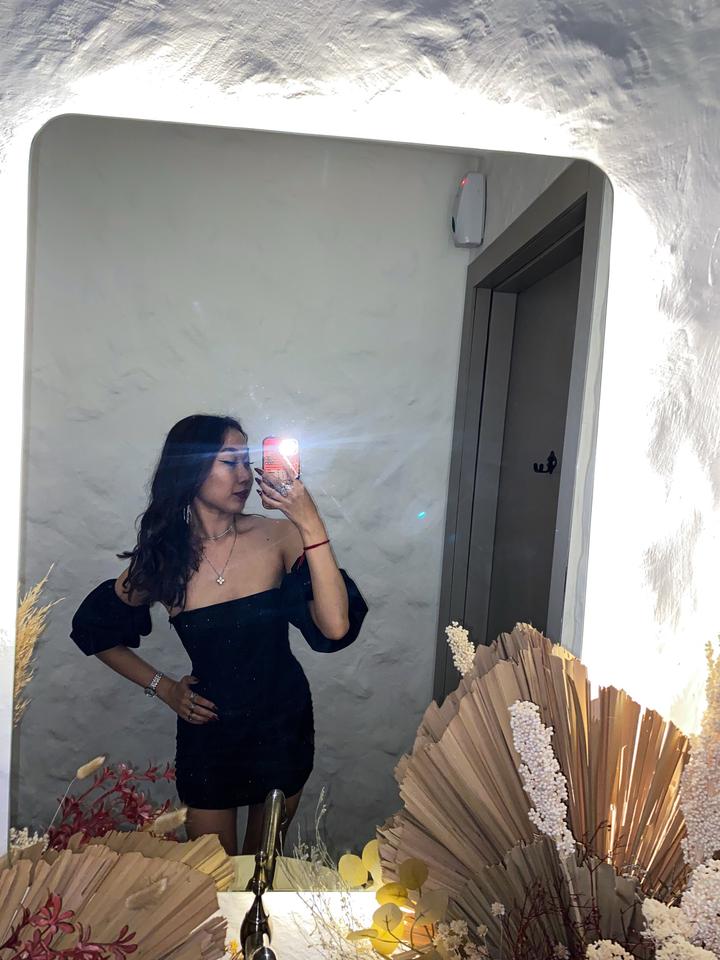 Блестящее чёрное платье размера S