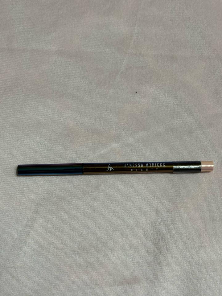 Danessa Myricks Beauty Infinite Chrome Waterproof Micropencil в Rose Quartz