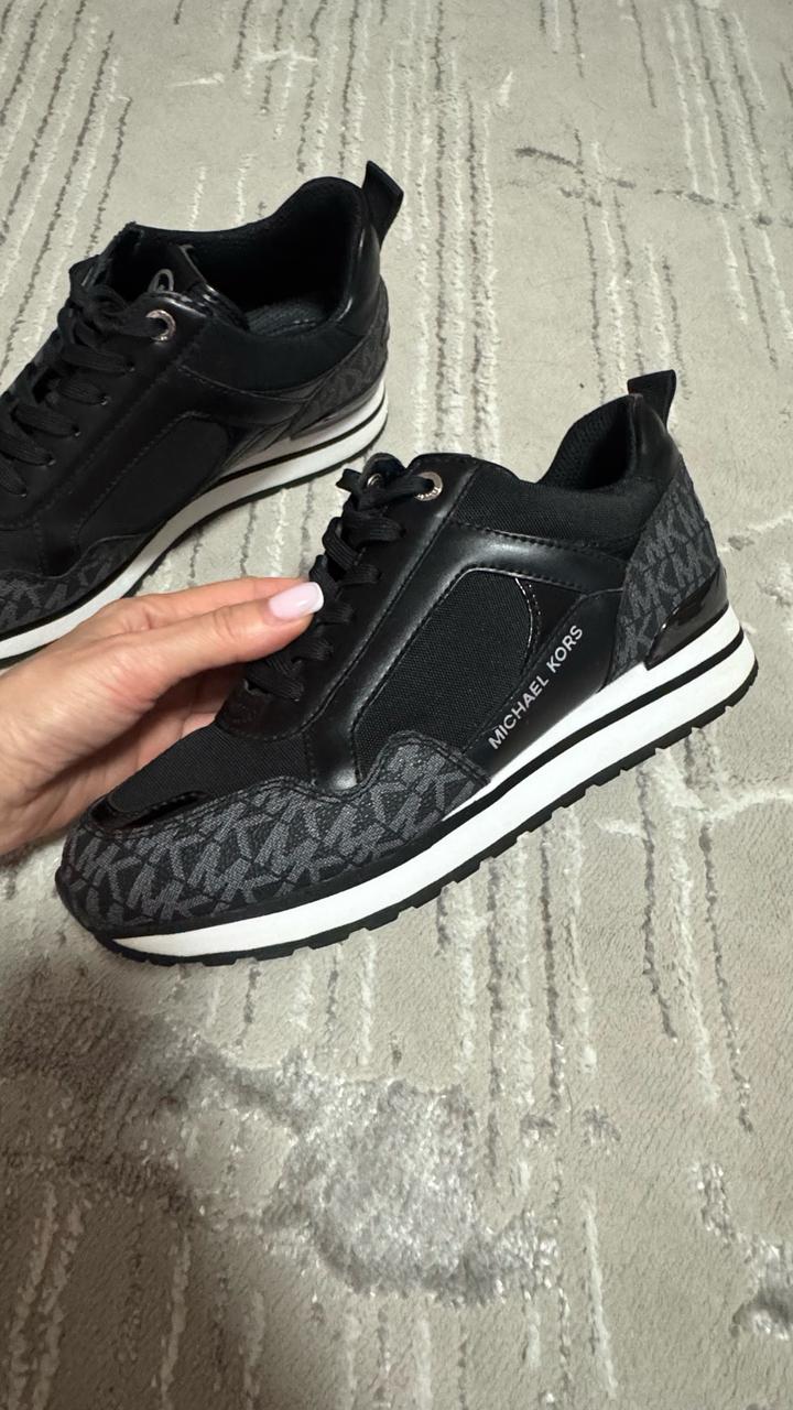 Кроссовки Michael Kors