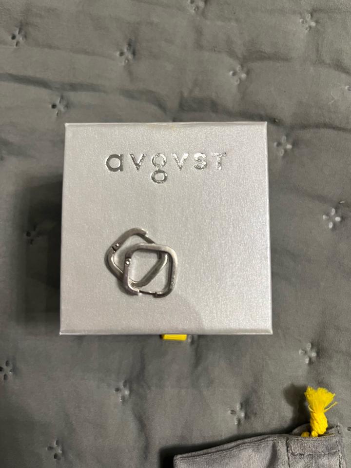 Серьги из серебра Avgust