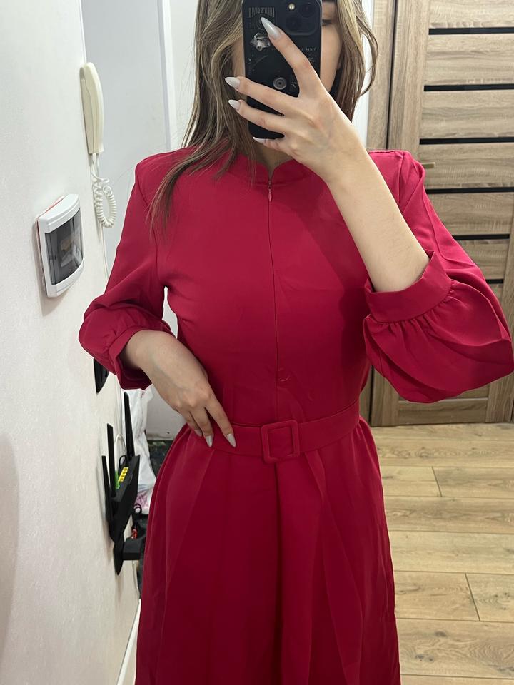 Малиновое платье