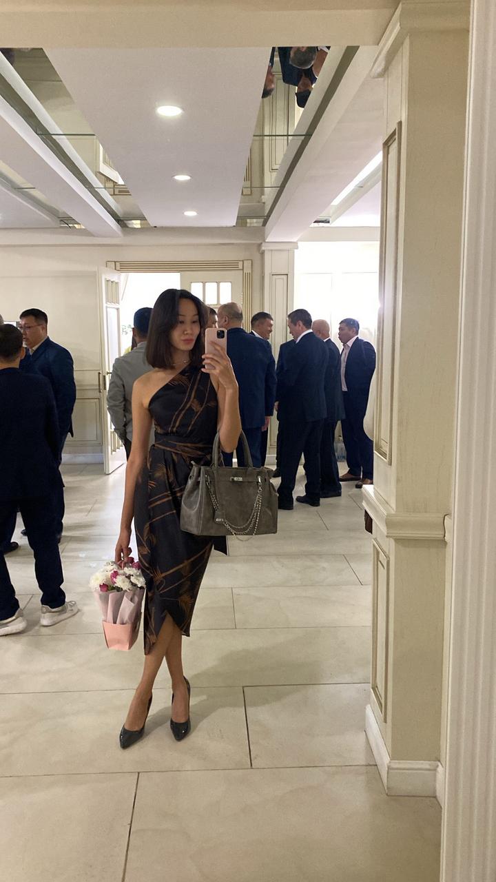 Платье вечернее