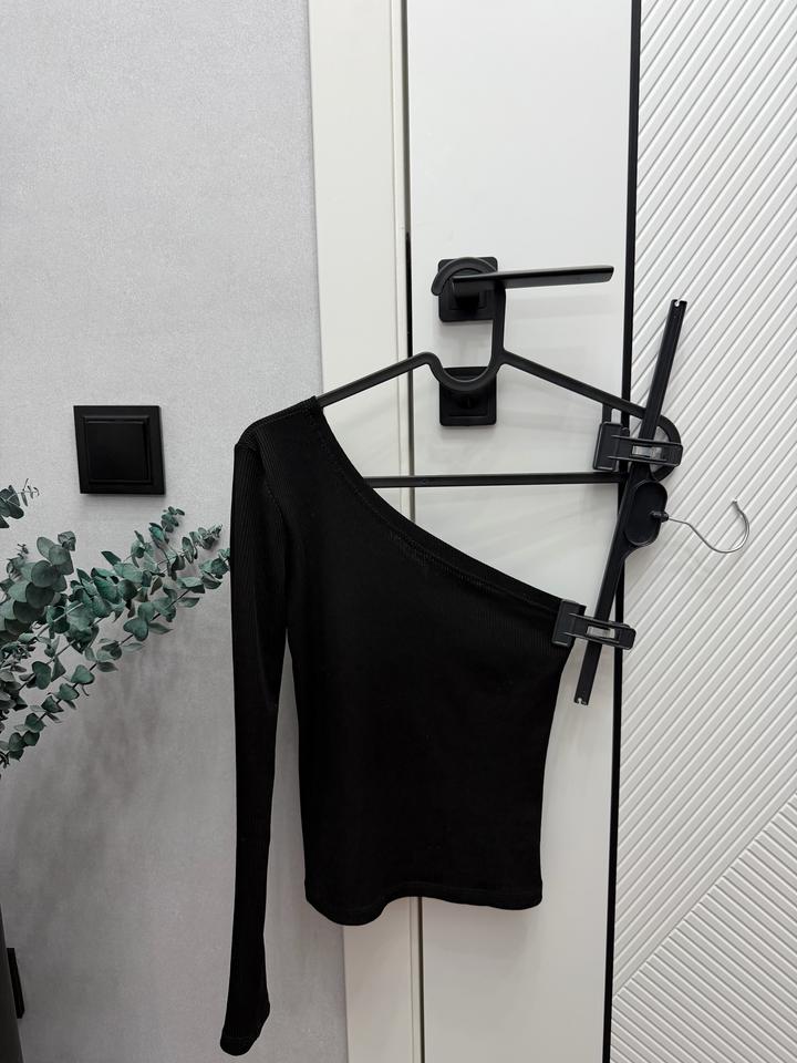 Кофточка на одно плечо