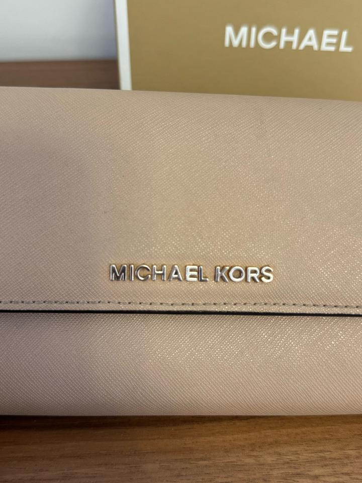 Маленькая сумка через плечо Michael Kors