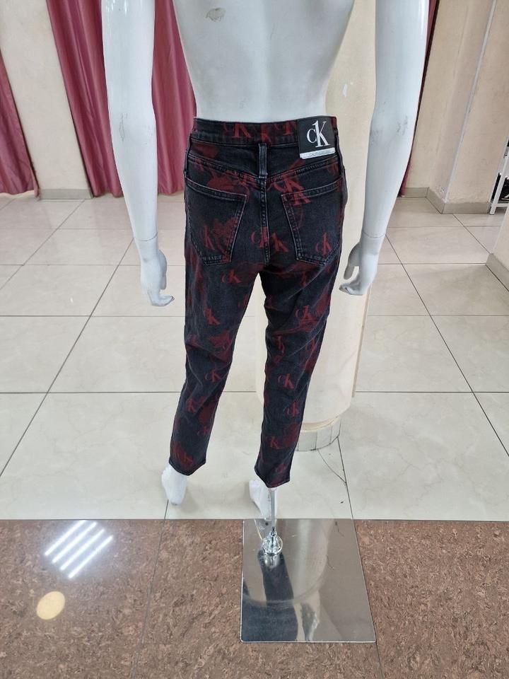 Джинсы Calvin Klein