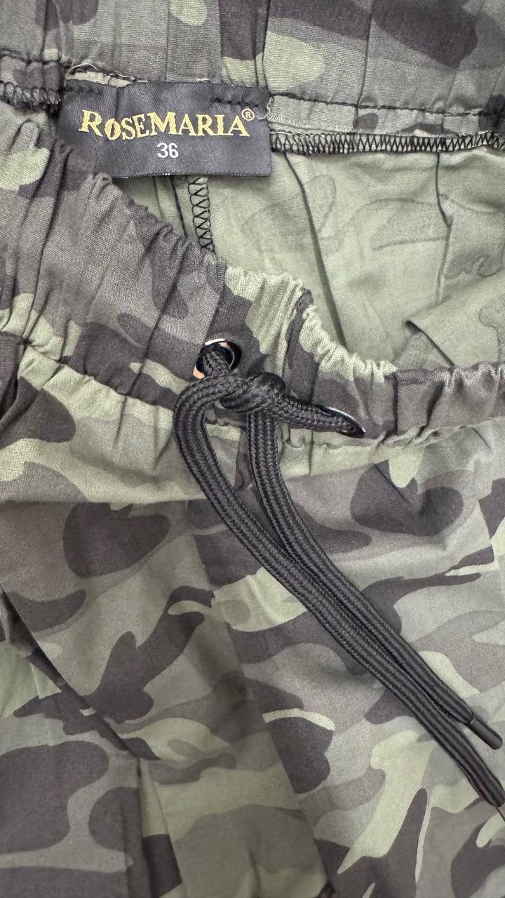 Костюмы тройка, новые, турецкие, размеры 42