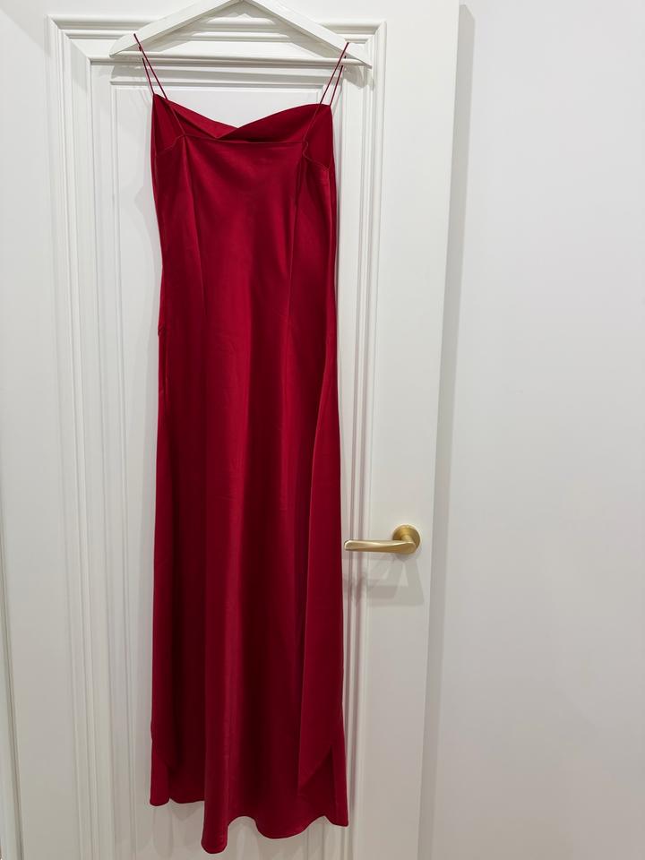 Платье из шелка