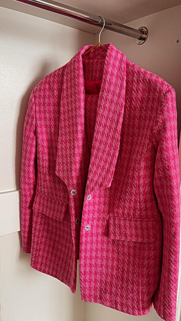 Костюм:пиджак+юбка