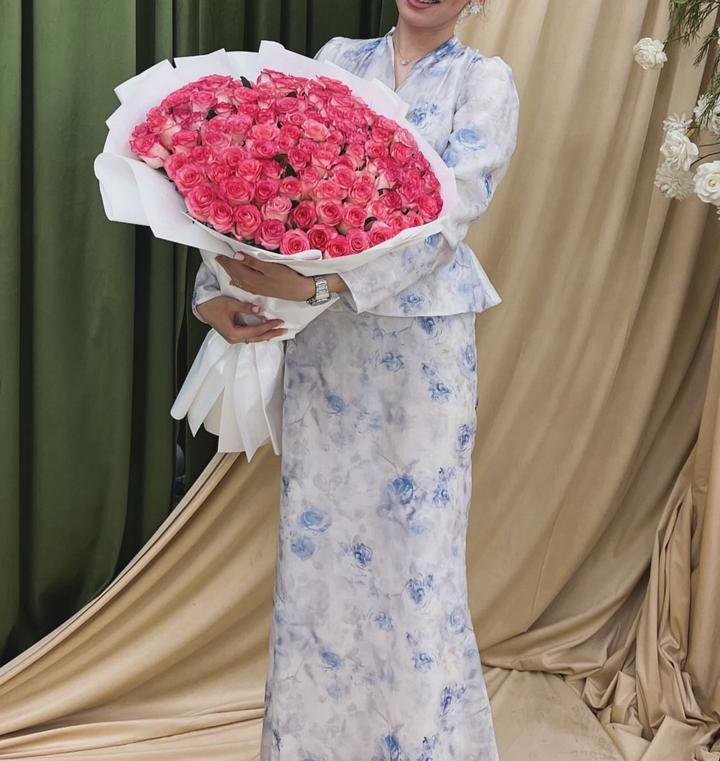 Голубое цветочное платье