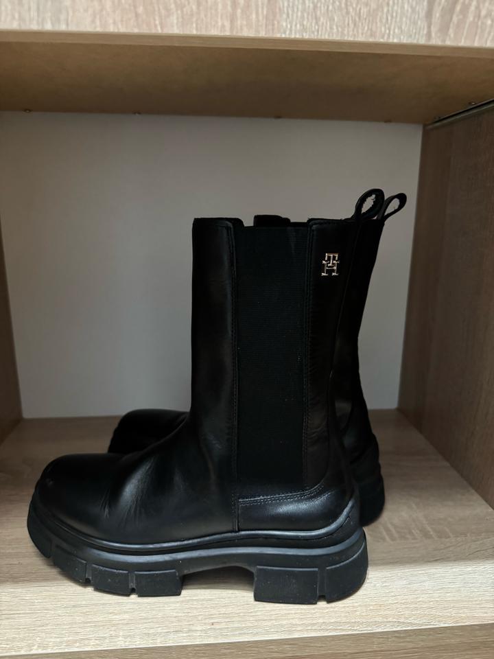 Челси от Tommy Hilfiger