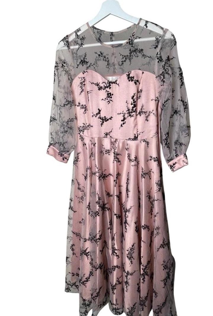 Нарядное платье