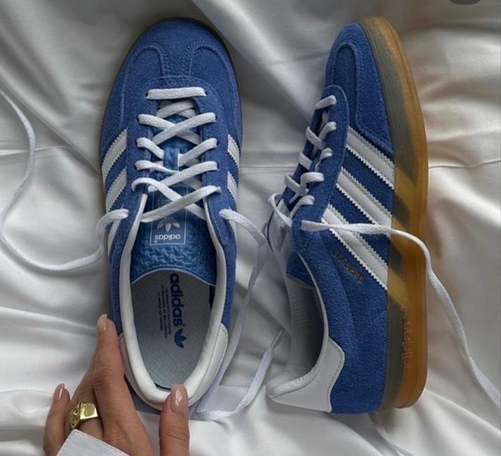 Кроссовки Адидас