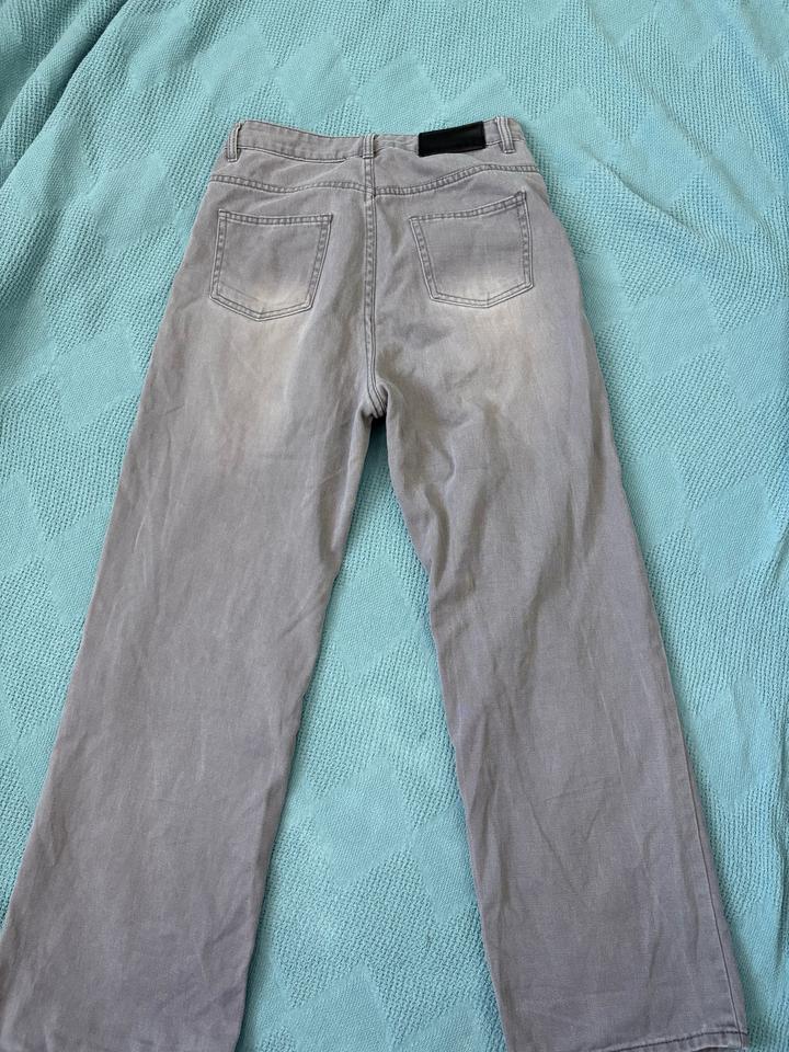 Джинсы серые