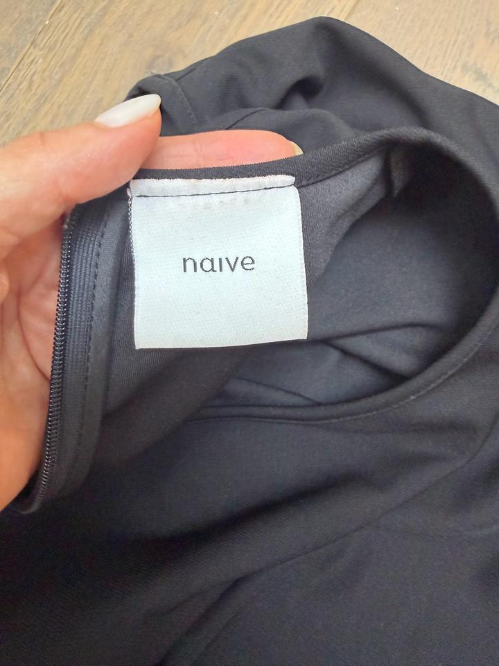Черное платье в пол от бренда Naive