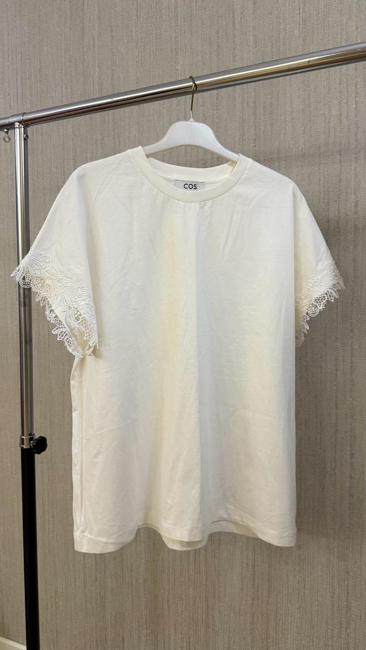 Белая футболка