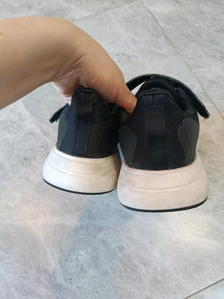 Кроссовки Adidas оригинал 38 р