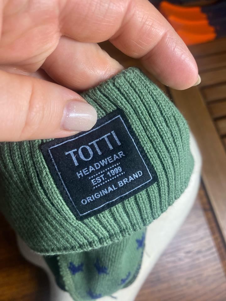 Шапка totti на мальчика