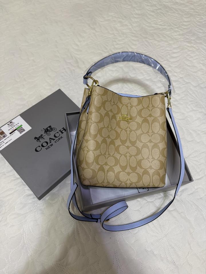 сумка от Coach