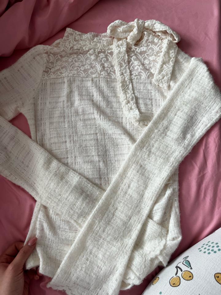 Блузка белая