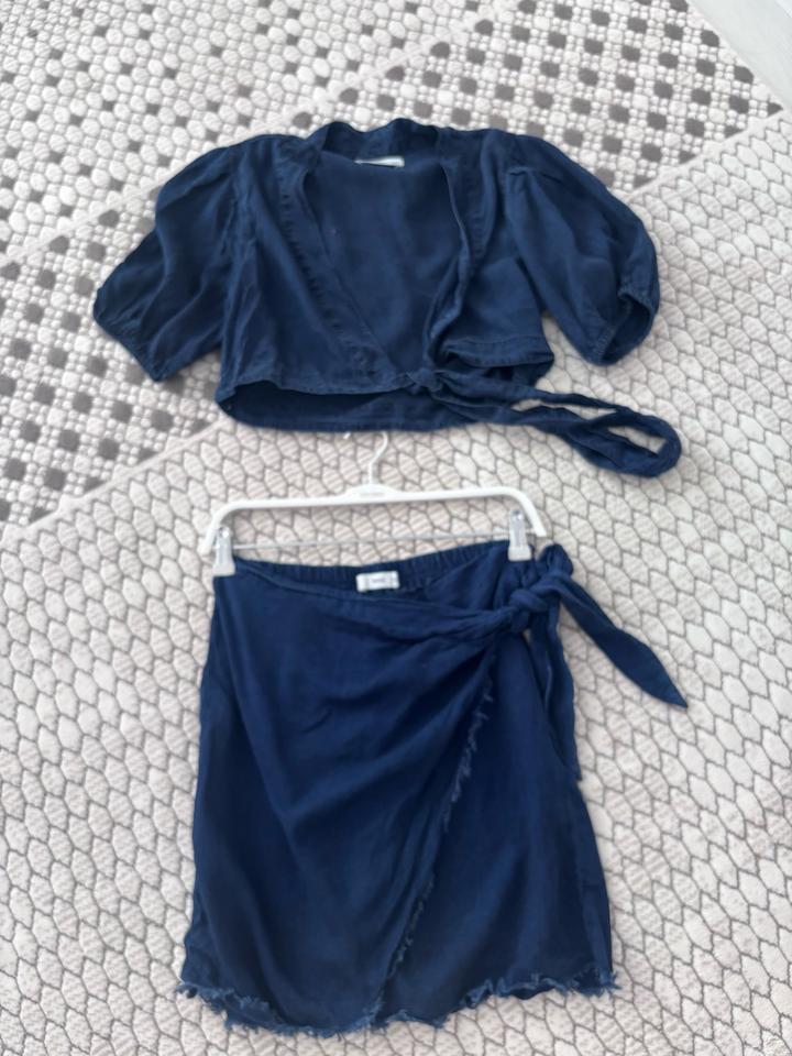 Продам комплект от Манго( М р)