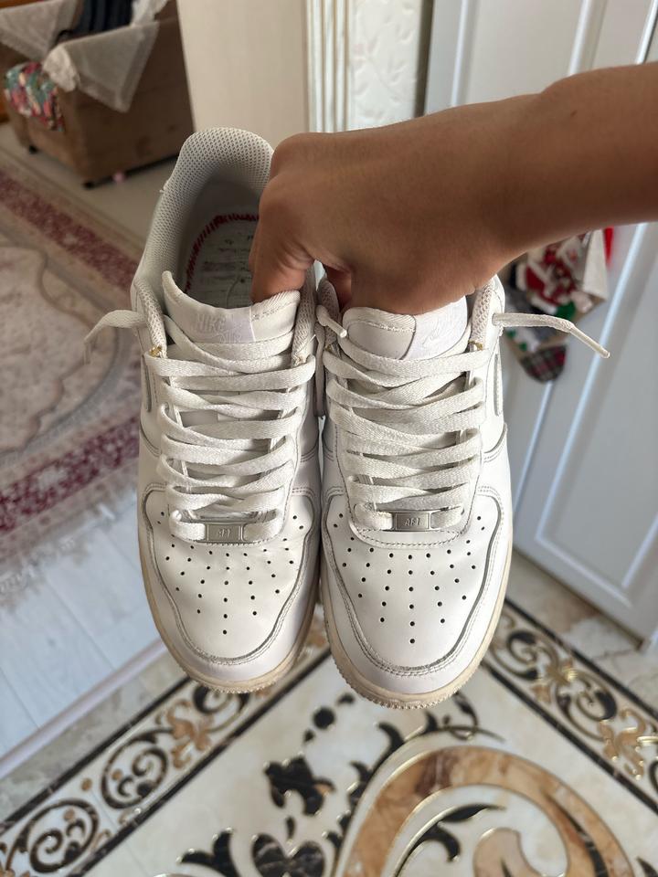 Белые кроссовки Nike Air-Force 1