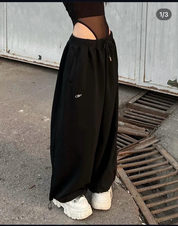 Спортивные штаны.