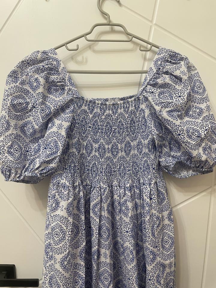 Нарядное платье