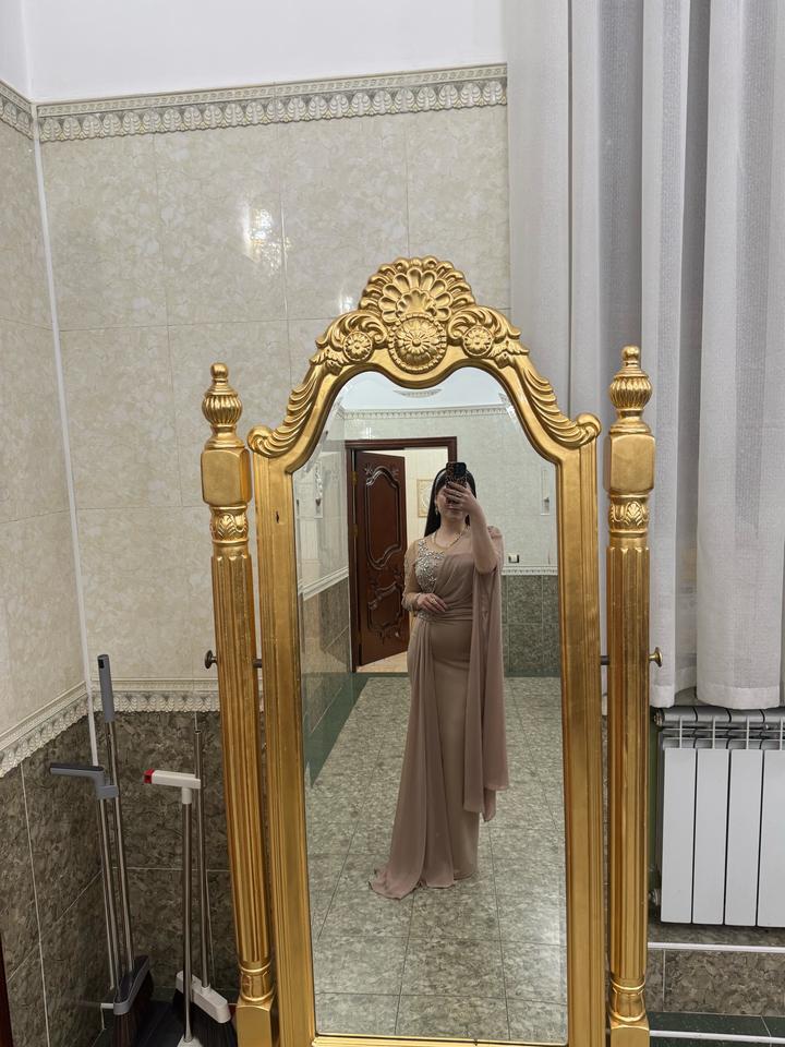 Платье вечернее