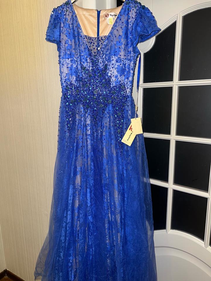 Вечернее платье