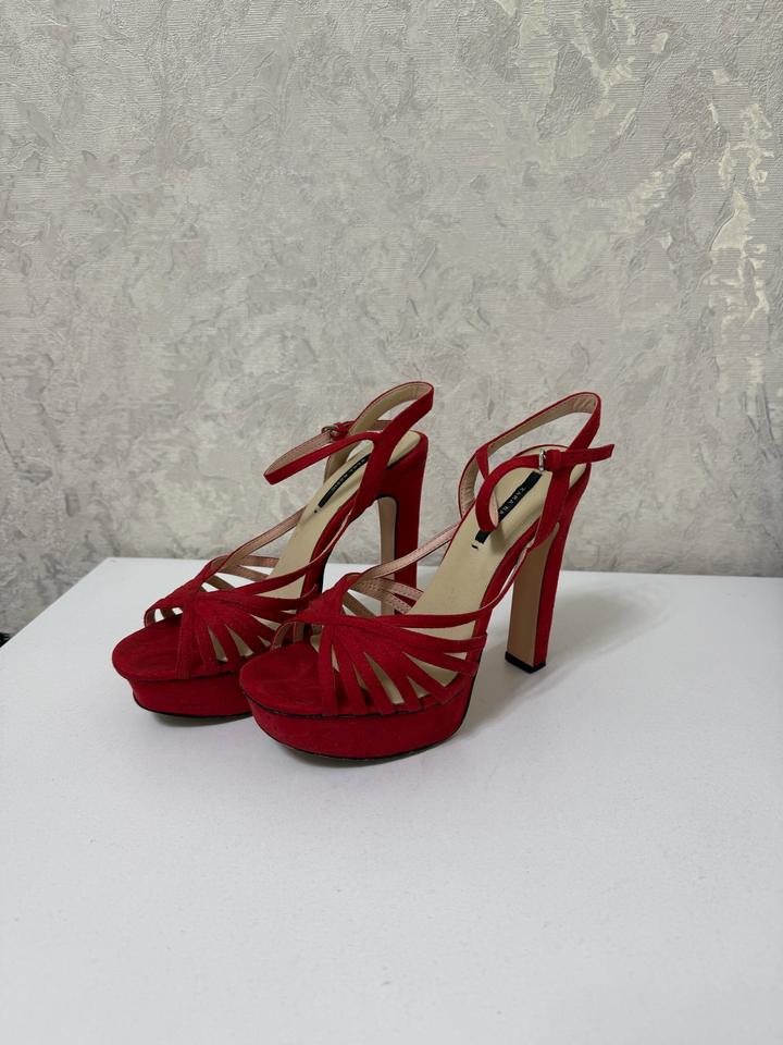 Летние босоножки Zara