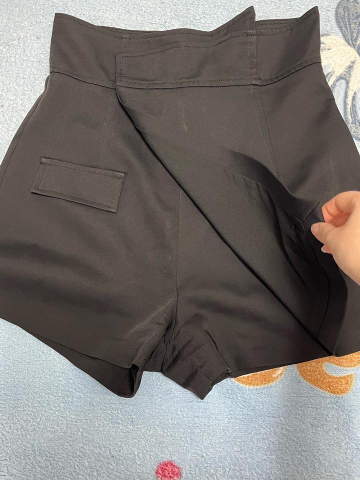 Короткая юбка-шорты